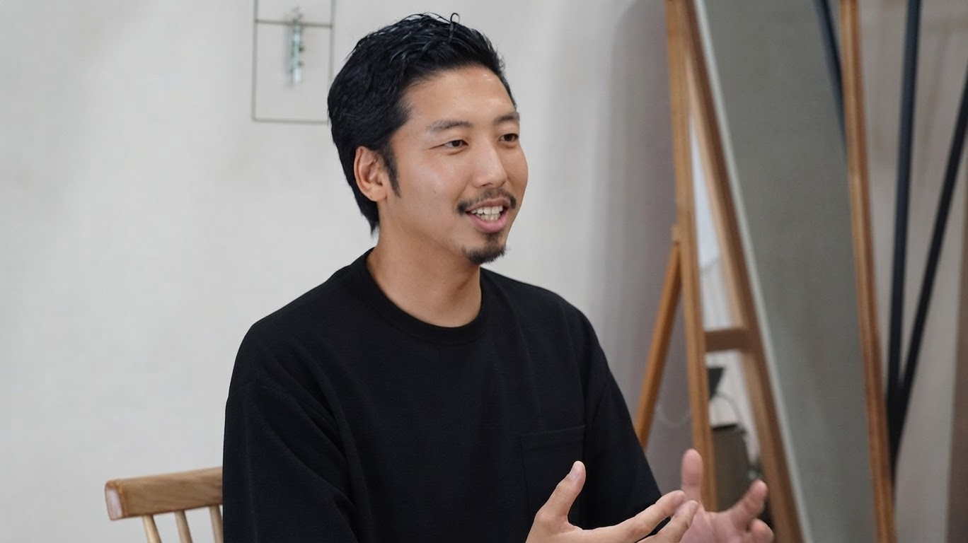 取材中の香川裕貴さん