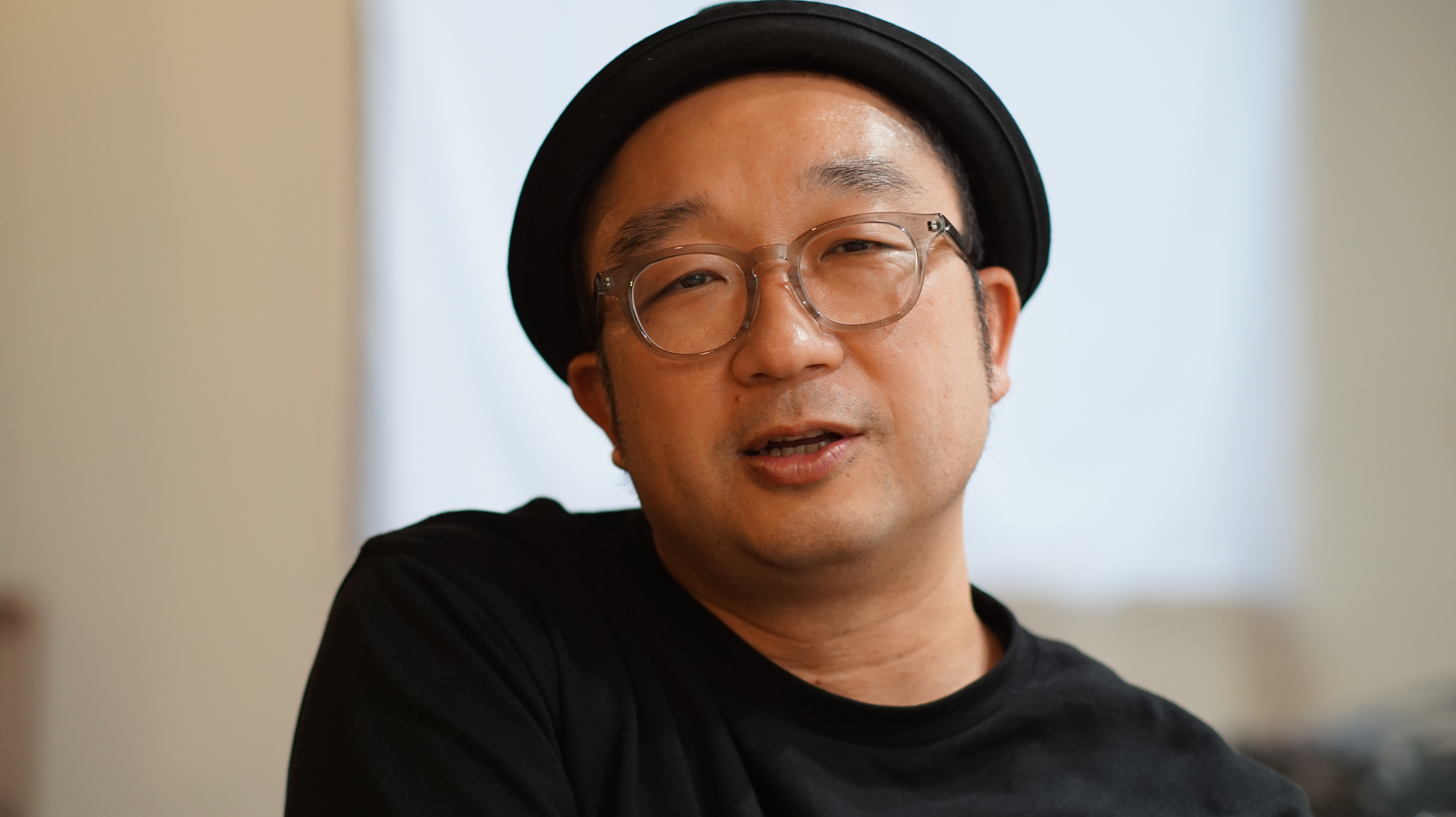 取材中の金田吉弘さん